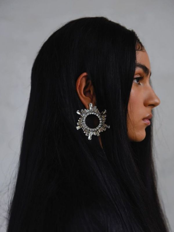 FASHION | Amina Muaddi Ha Added Statement Jewelry And Handbags To Her Footwear&nbsp;Empire