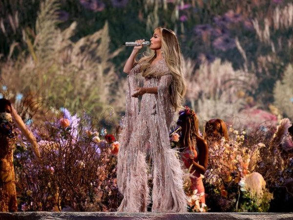 Jennifer Lopez Rocks The Stage In Zuhair Murad Design At Citizen VAX LIVE: The Concert To Reunite The&nbsp;World