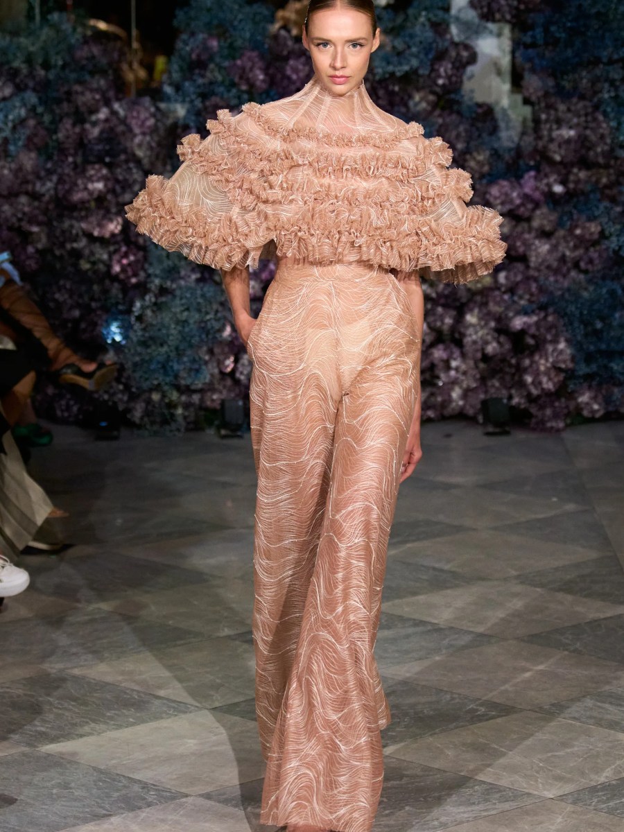 Christiano Siriano Celebrates 15 Years Of Fantasy And Glamour With A Ballet Inspired Spring&nbsp;Collection