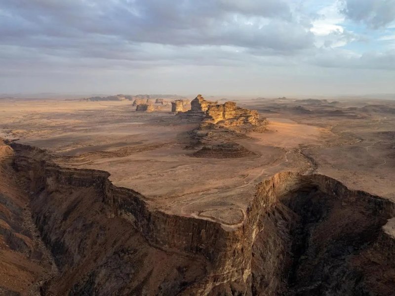 Exploring the Geological Marvel: Al-Shaq – The Great Canyon of Saudi Arabia in Tabuk&nbsp;Region